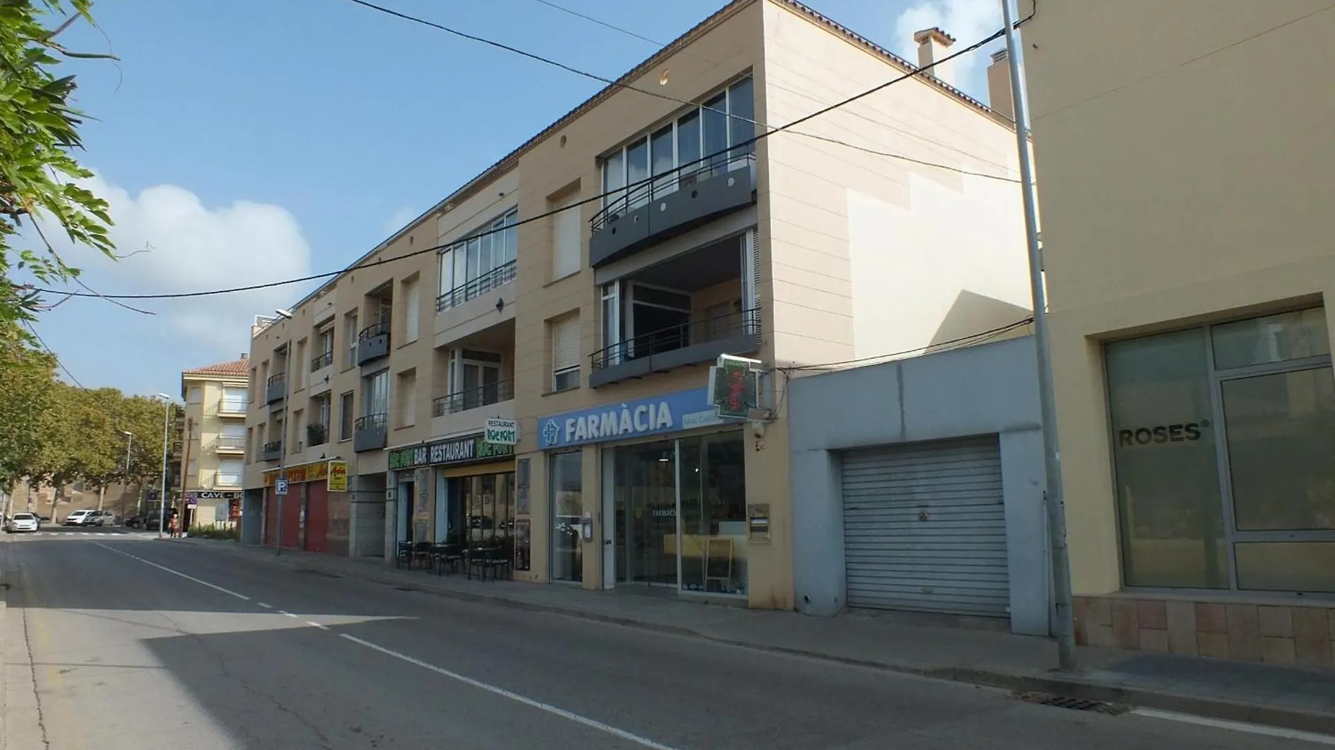 شقة Bonito Apartamento De 2 Habitaciones En Roses Con Estacionamiento, Aire Acondicionado, Cerca Del Centro Y De La Playa - Es-204-46