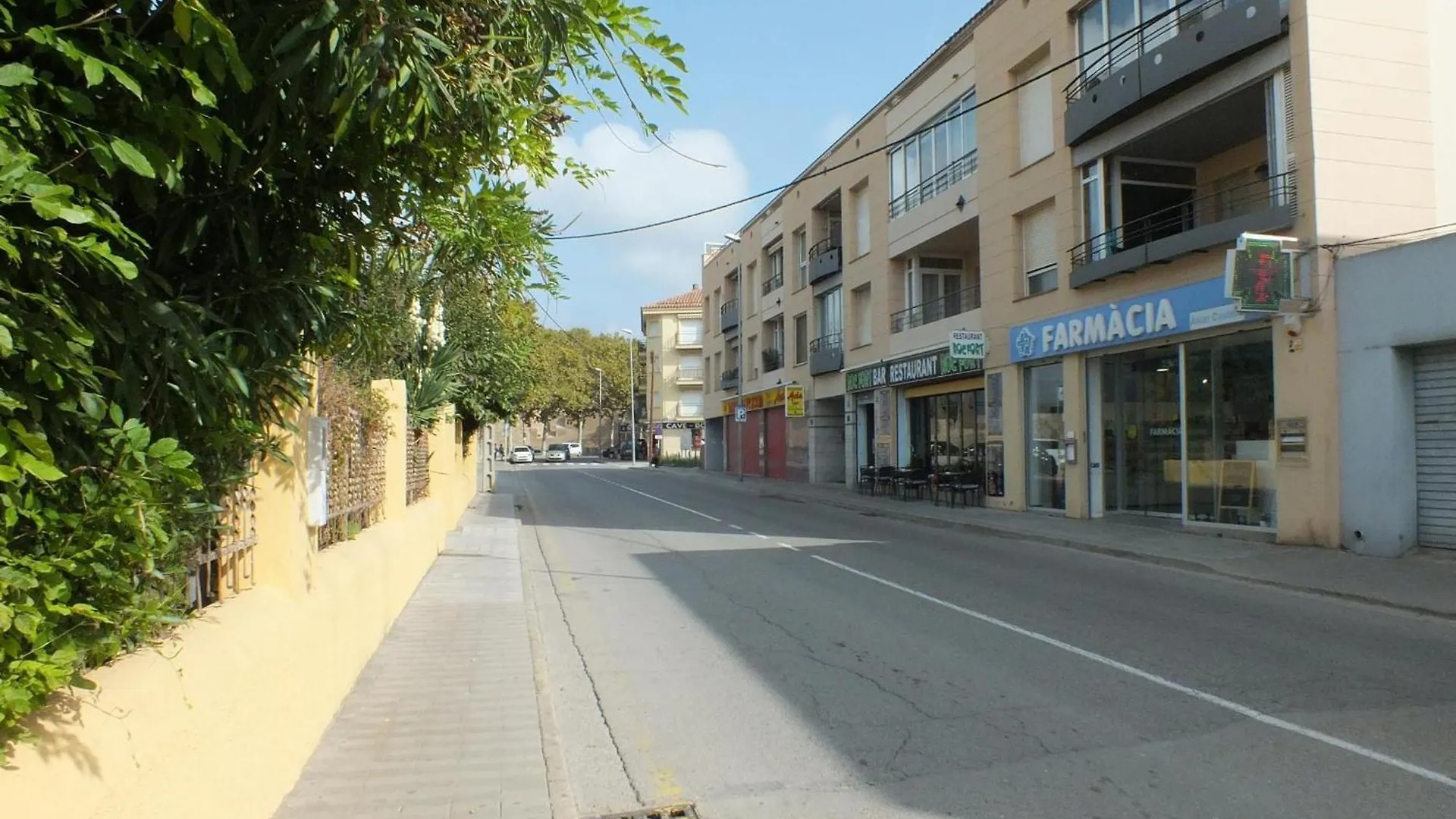 Bonito Apartamento De 2 Habitaciones En Roses Con Estacionamiento, Aire Acondicionado, Cerca Del Centro Y De La Playa - Es-204-46 إسبانيا
